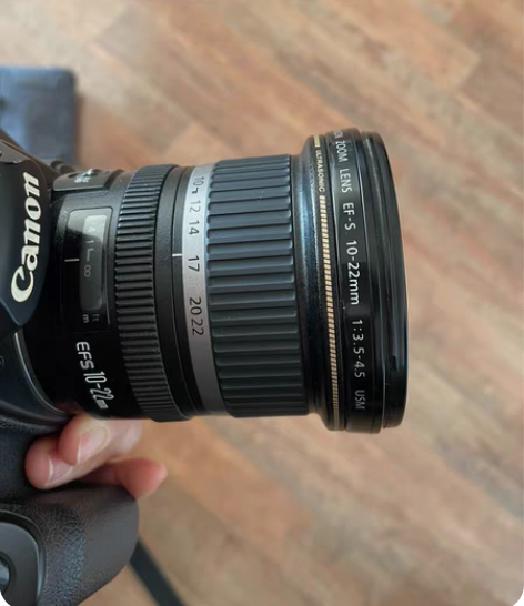 佳能 EF-S 10-22mm f/3.5...