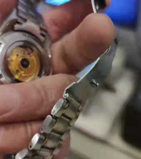 包邮机械手表，不经常带了，出了留给需要的朋...