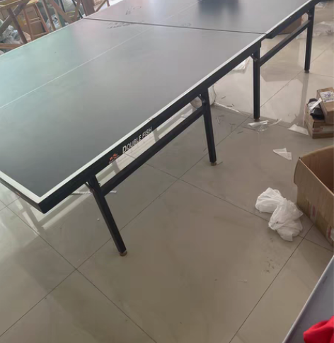 乒乓球台桌，大概五六层新，300元不讲价，...