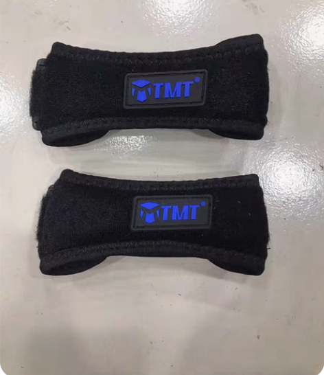 轮滑手套带钉溜冰鞋护具滑板刹车手套护手掌护...