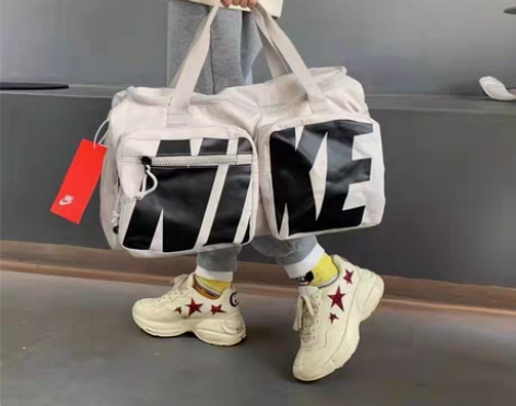 包邮【低价处理】nike潮牌斜挎包大容量运...