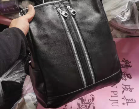 包邮清哥家的库存包，背景是库房一角，真实拍...