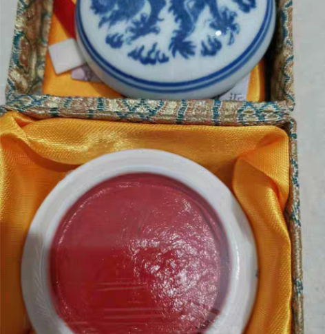 包邮上海西冷朱砂印泥青花盒装，书法培训班定...