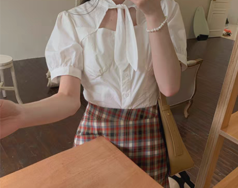 转卖【吱呤 3/24 10:00AM】白色...