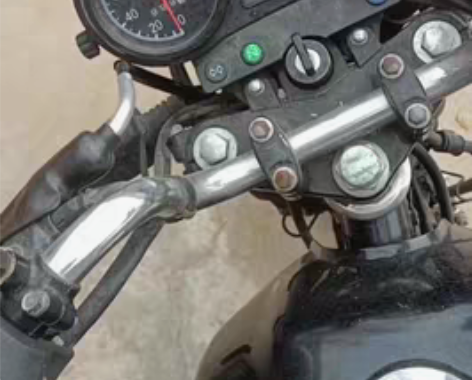 精品雅马哈摩托车，放在家里基本上也没有怎么...