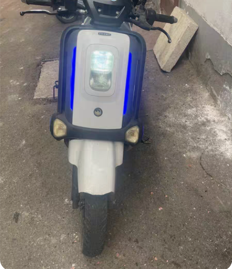 雅马哈飞鹰110cc踏板街车摩托车，数码显...