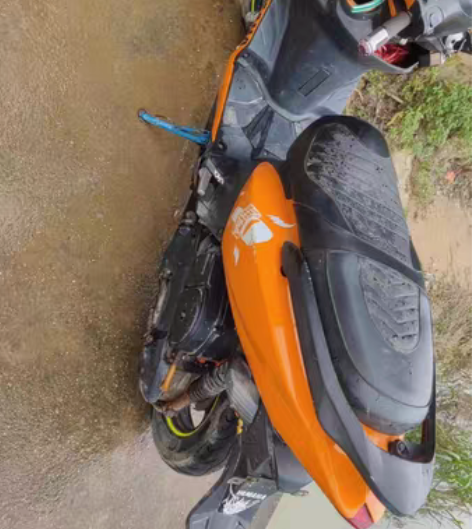 雅马哈踏板摩托车，买了五年了、入手价格八千...