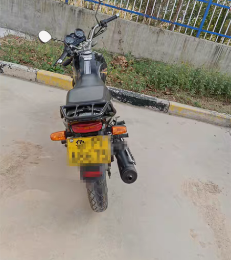 闲置雅马哈摩托车出，氙气大灯，原版原漆，八...