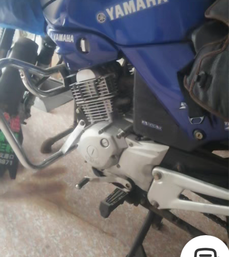 包邮收一台雅马哈天王摩托车，处机器不要，其...