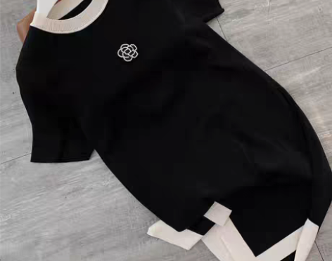 转卖法式高级气质显瘦山茶花钉珠针织连衣裙＋...