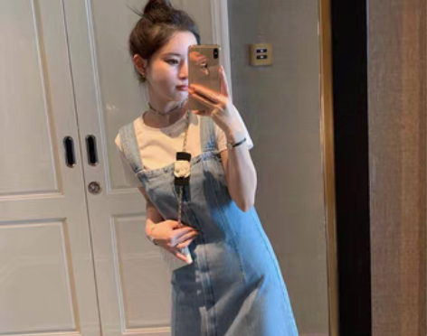 转卖豆豆早安 韩风休闲浅蓝开衩牛仔背带裙女...