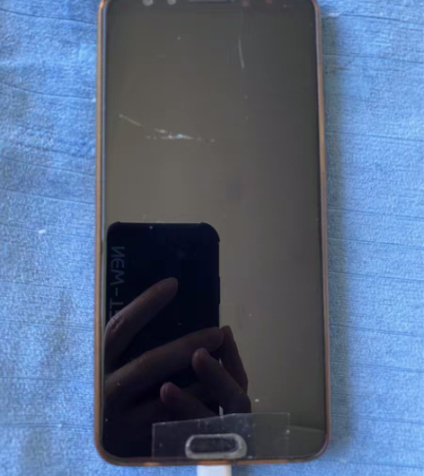 包邮华为nova2s 664 换过屏,这个...