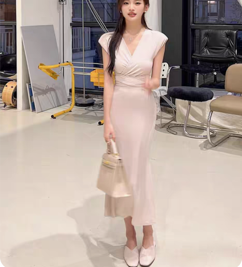 2023春夏新款高级感收腰连衣裙女轻熟风显...