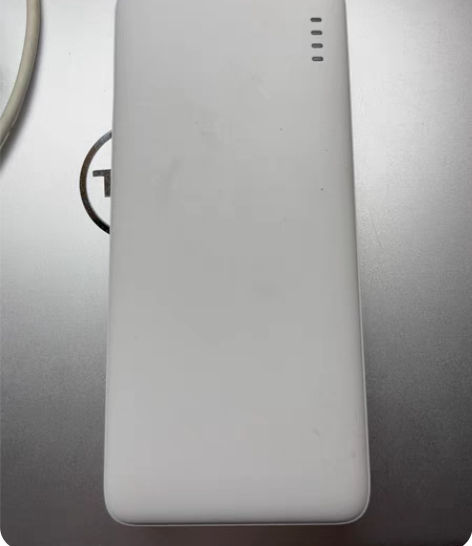 倍思的20000mAh的充电宝，没用几次，...