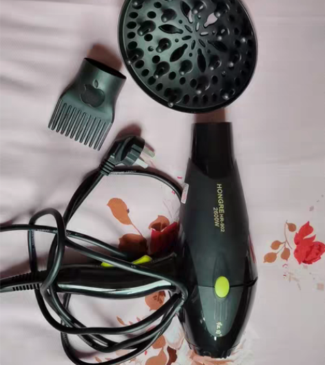 红日电吹风 感兴趣的话点“我想要”和我私聊...