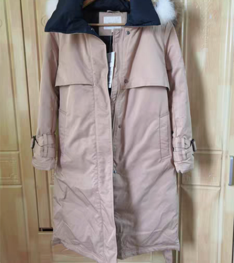 拉夏贝尔旗下 经典风衣款中长款羽绒服 卡其...