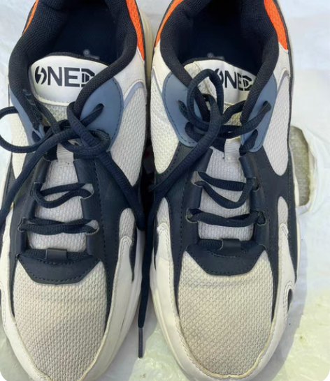 361度运动鞋，43码，喜欢私聊 感兴趣的...