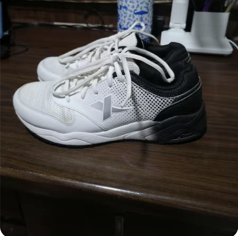 288元购于专卖店的正品特步男式运动鞋男式...