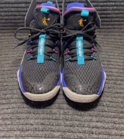 品牌型号：41码二手正品中国乔丹童鞋儿童篮...