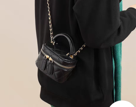 转卖Viney包包新款2021斜挎包链条包...