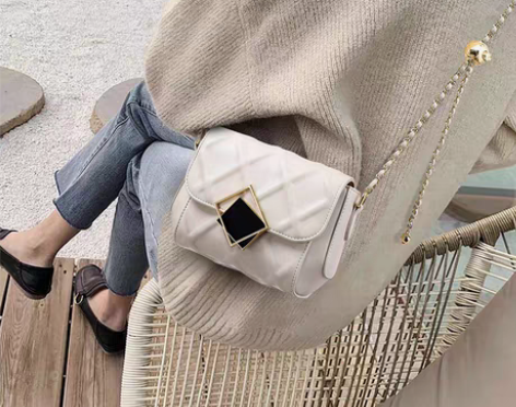 转卖Viney包包秋冬2021新款潮真皮链...