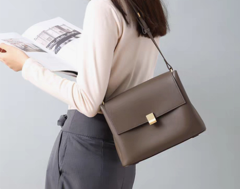 转卖真皮斜挎包女包2020新款潮高级感包包...