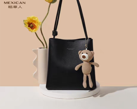 转卖稻草人包包女2021新款时尚百搭单肩包...