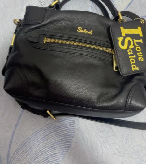 包邮salad香港潮牌，黑色荔枝纹软牛皮，...