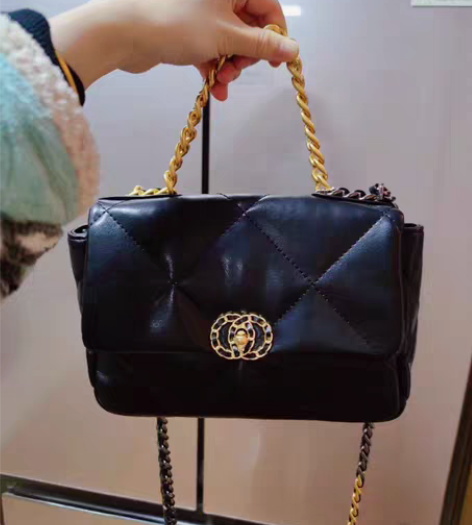 香港女包2022新款小香风菱格链条包法式云...