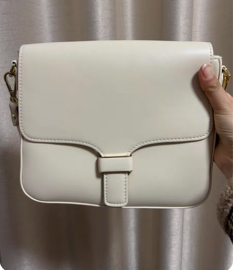 转卖爵士袋鼠包包，白色，真皮，几乎全新 感...