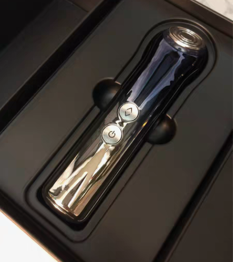 全新美容仪ace pro，有两台，跟朋友去...