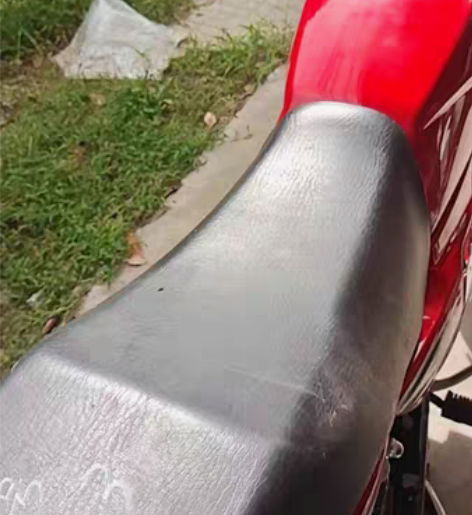 铃木钻豹三千多公里新车一样，有牌没证，有喜...