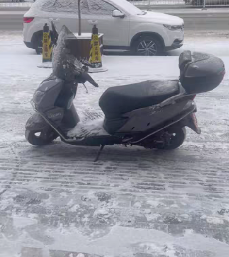 铃木uy百年纪念版 改装件齐全 犹豫上班没...