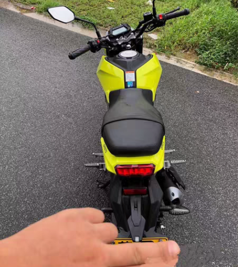 包邮春风电喷ST狒狒125一台，二手摩托车...