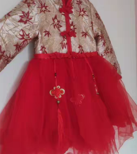 不包邮女童拜年服汉服120码,短款9成新,...