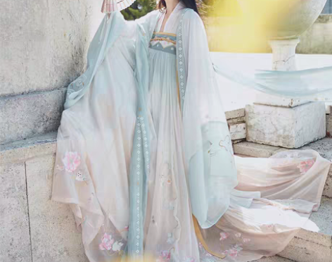 转卖【十三余 小豆蔻儿】[婴宁]重工刺绣广...