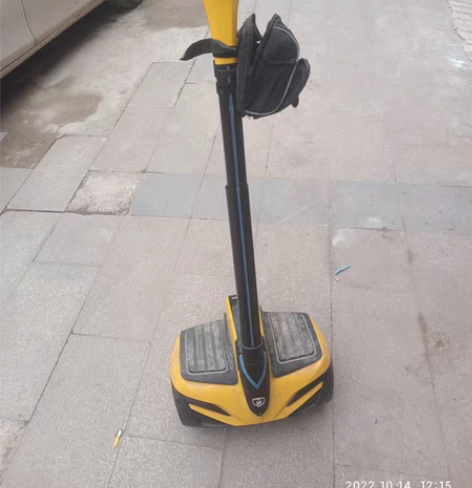 乐行天下r1平衡车，没有充电器，有遥控器，...