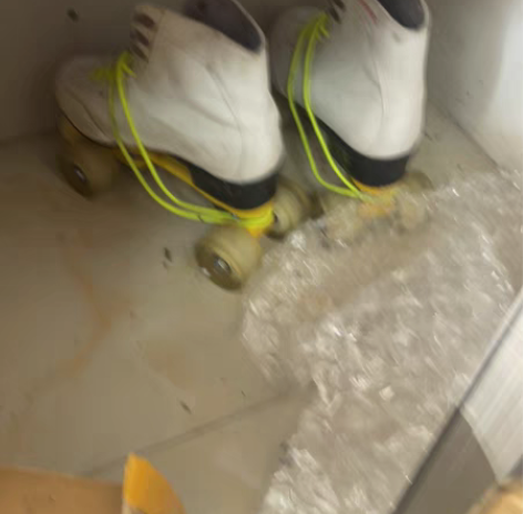 转卖白色成人双排溜冰鞋旱冰鞋成年男女双排轮...