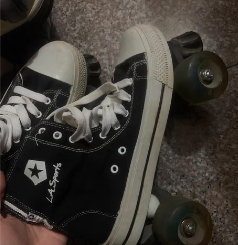 4轮高帮帆布鞋双排轮滑鞋 41码轻微磨损 ...
