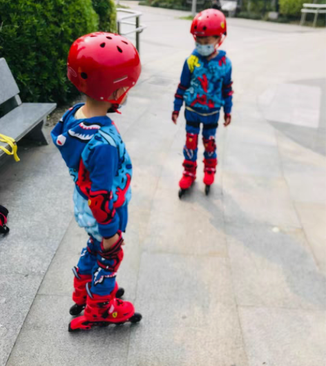 儿童轮滑鞋,旱冰鞋,单排轮仅仅用过四次,9...