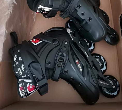 包邮【低价出】轮滑鞋男女直排轮溜冰鞋花式单...