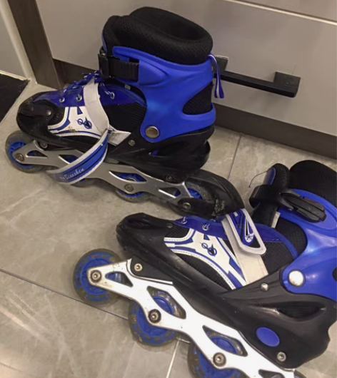 包邮【儿童/成人轮滑鞋套装】儿童/成人轮滑...