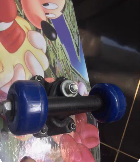 包邮斯威陆地冲浪板儿童专业滑板初学者女生免...