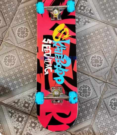 包邮【低价出售】原价300多专业滑板，血亏...