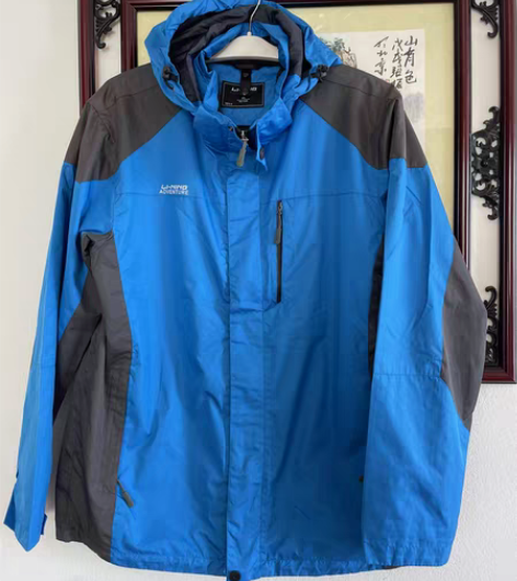 李宁冲风衣 感兴趣的话点“我想要”和我私聊...