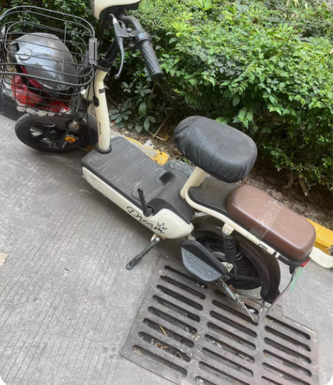 爱玛电动车闲置 因为家里还有一部一模一样的...