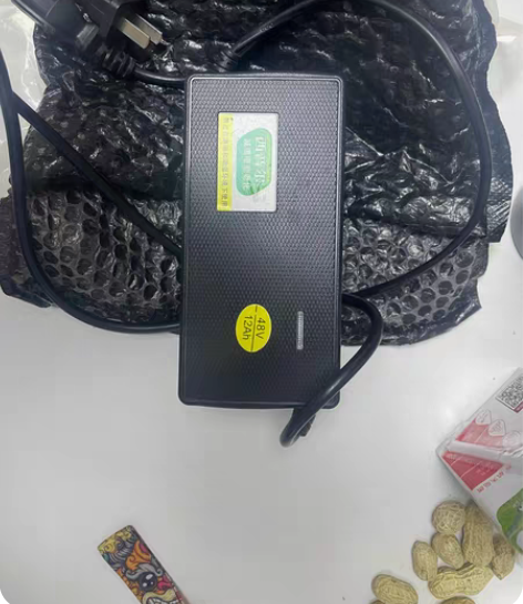 西普尔48v12a充电器,和雅迪原厂充电器...