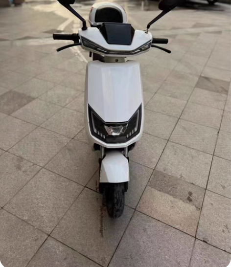 包邮转让一台新国标二手电瓶车，车子带黄牌正...