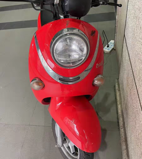 车子9成新，自用，电瓶才换一周，因工作原因...