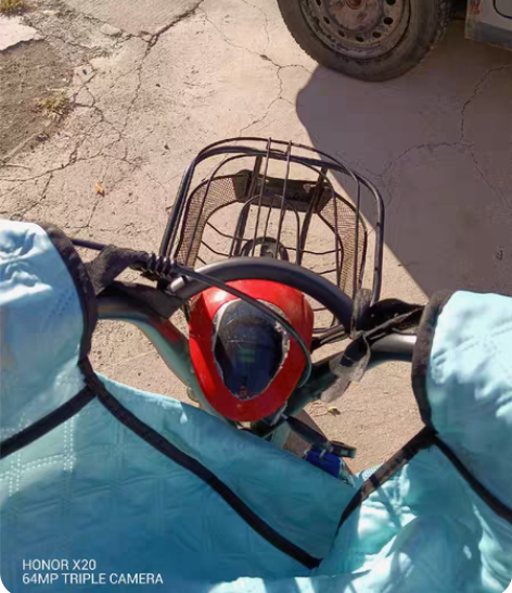 上个月：换电池，原车原图，储藏室没有地方放...